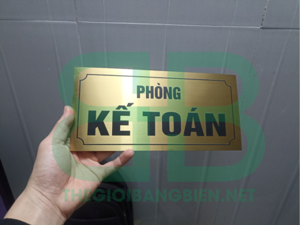 bien-phong-ban-bang-inox